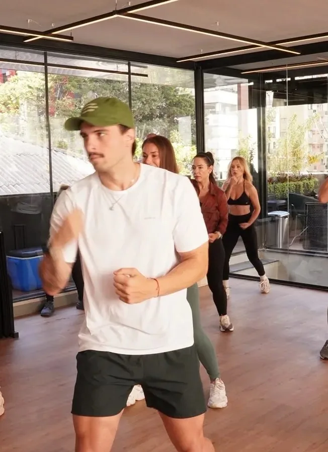 Aula de luta no Studio Fitness da YARDZ